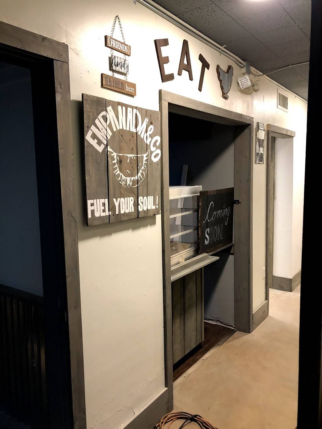 Empanada & Co. | restaurant | 334 E N Donnelly St, Mt Dora, FL 32757, USA | 4075164623 OR +1 407-516-4623