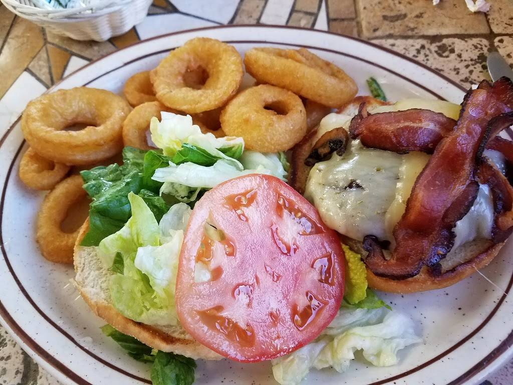 Country House East | restaurant | 4211, 2206 Davis Blvd, Naples, FL 34104, USA | 2397750626 OR +1 239-775-0626