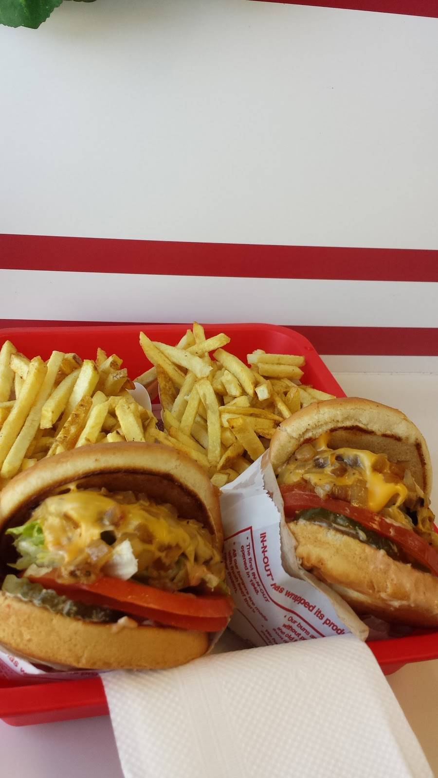 In-N-Out Burger | restaurant | 28368 Sand Canyon Rd, Santa Clarita, CA 91351, USA | 8007861000 OR +1 800-786-1000