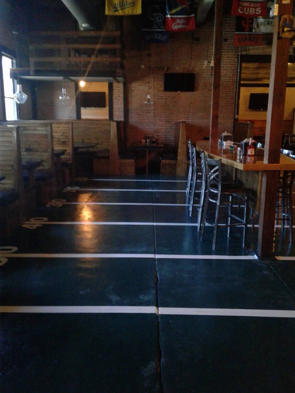 Pin High Sports Bar and Grill | restaurant | 104 E 1st St, El Campo, TX 77437, USA | 9794758100 OR +1 979-475-8100