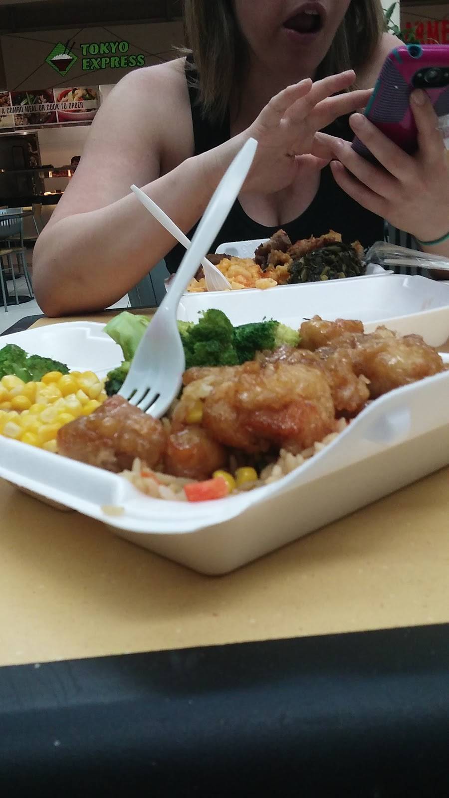 Farmers Basket | restaurant | 1303 Cumberland Mall, Atlanta, GA 30339, USA | 7704388812 OR +1 770-438-8812