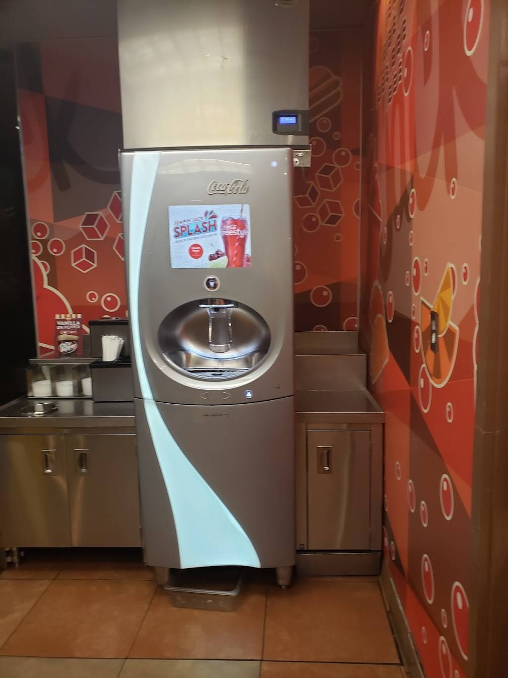 Jack in the Box | restaurant | 611 E Capitol Expy, San Jose, CA 95111, USA | 4085785057 OR +1 408-578-5057