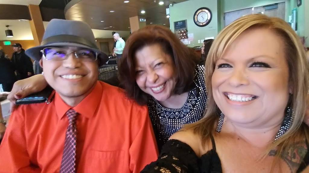 Rendezvous at Heather Gardens | restaurant | 2888 S Heather Gardens Way, Aurora, CO 80014, USA | 7202823443 OR +1 720-282-3443