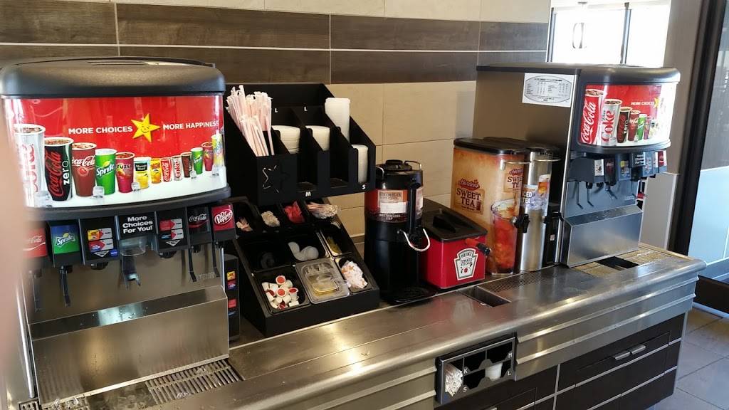 Hardees | restaurant | 3200 S Expressway St, Council Bluffs, IA 51501, USA | 7123669549 OR +1 712-366-9549