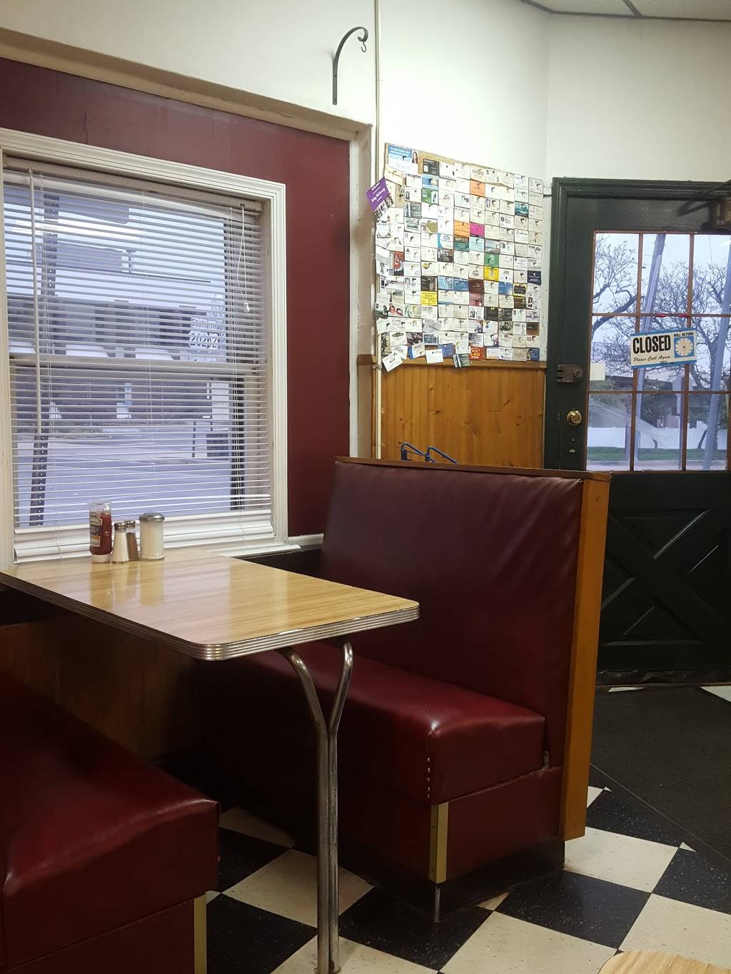 Muffins | restaurant | 1011, 138 W 4th St, Bridgeport, PA 19405, USA | 6102727587 OR +1 610-272-7587