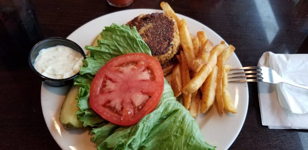 Skippers Pier Restaurant & Dock Bar | restaurant | 6158 Drum Point Rd, Deale, MD 20751, USA | 4108677110 OR +1 410-867-7110