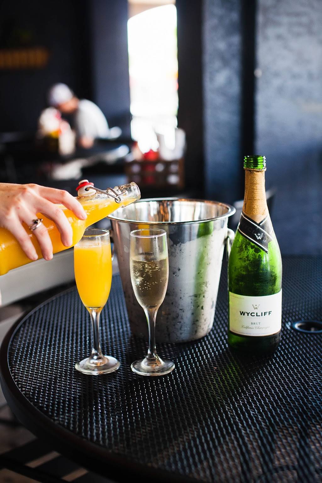 Hoptinger Bier Garden & Sausage House | restaurant | 333 1st St N, Jacksonville Beach, FL 32250, USA | 9042220796 OR +1 904-222-0796