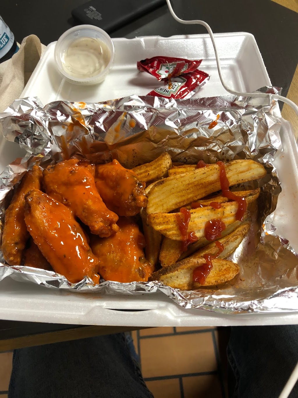 Charlys Pizza | restaurant | 7806 Front Beach Rd, Panama City Beach, FL 32407, USA | 8507081390 OR +1 850-708-1390