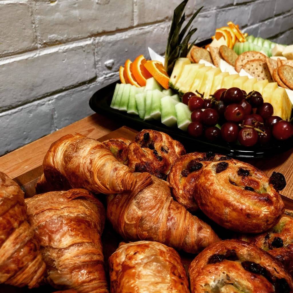 Marmiton service de traiteur Inc (le) | restaurant | 346 Rue Racine, Granby, QC J2G 3B8, Canada | 4503604889 OR +1 450-360-4889