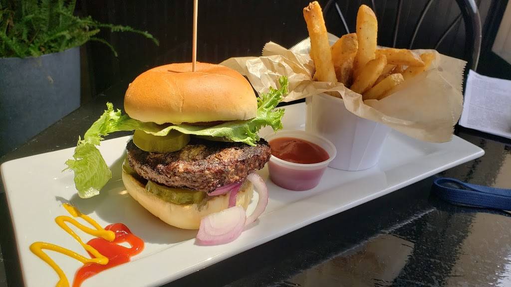 The Brew House | restaurant | 201 N Main St, Farmville, VA 23901, USA | 4343942207 OR +1 434-394-2207