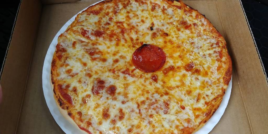Reys Pizza | restaurant | 13732 SW 152nd St, Miami, FL 33177, USA | 3052325550 OR +1 305-232-5550