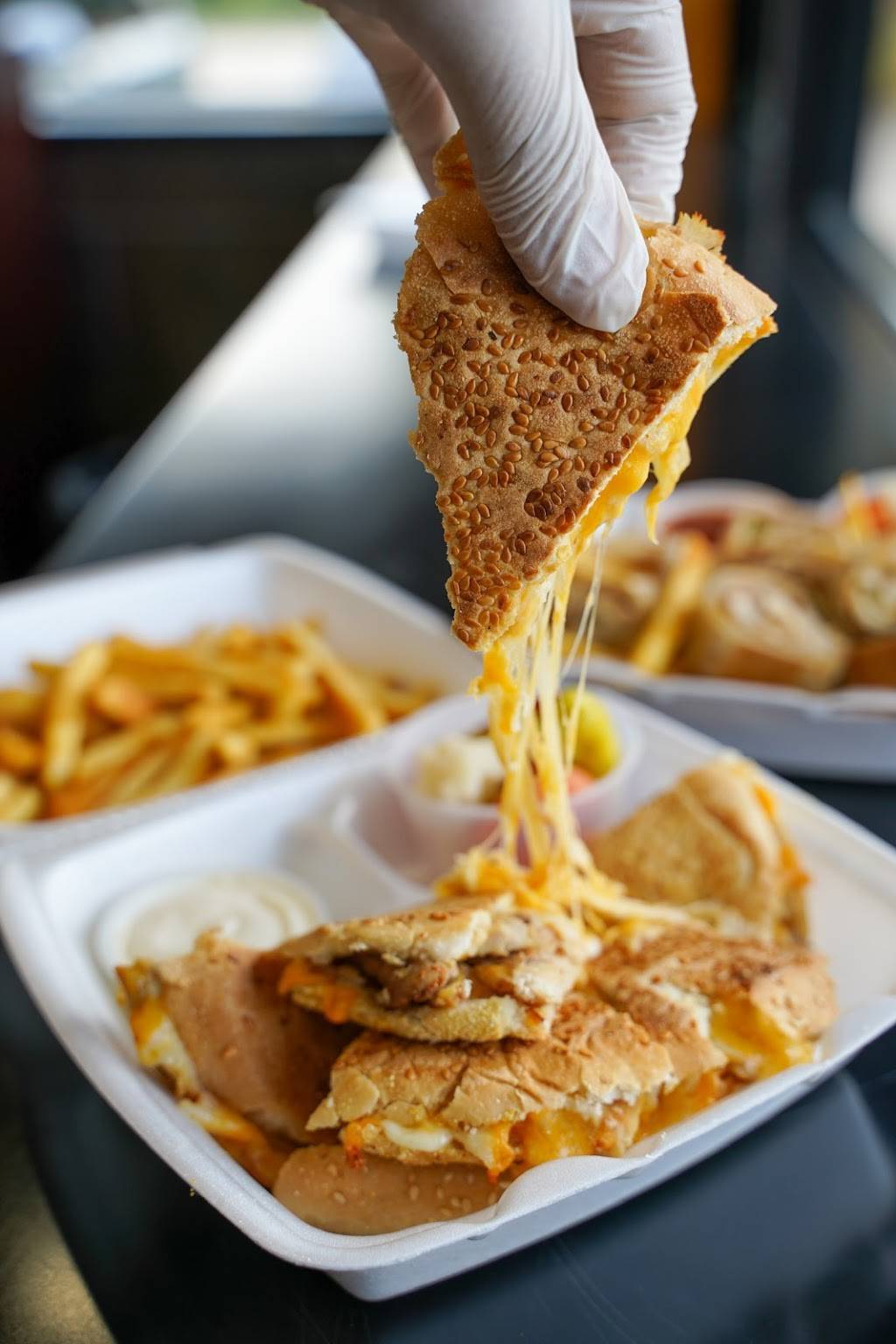 Abu Omar Halal | restaurant | 10228 Broadway St #124, Pearland, TX 77584, USA | 2818092880 OR +1 281-809-2880