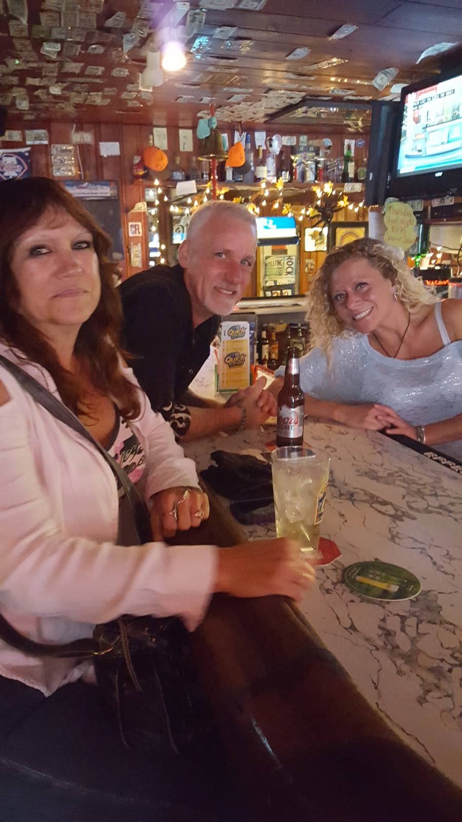 Billy Boys Four Mile Tavern | restaurant | 12 NJ-72, New Lisbon, NJ 08064, USA | 6097261355 OR +1 609-726-1355