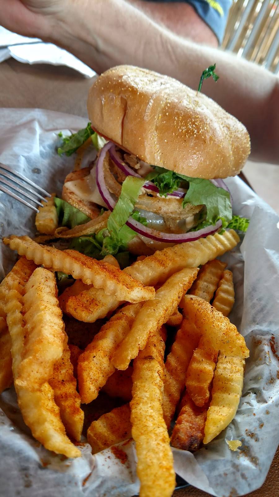 Ruby Street Grille | restaurant | 221 E Ruby St, Tavares, FL 32778, USA | 3527427829 OR +1 352-742-7829