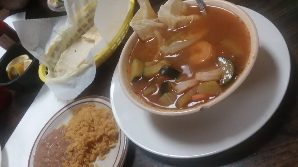 Carlitos II | restaurant | 15 W Curtis St, Salinas, CA 93906, USA | 8314449638 OR +1 831-444-9638