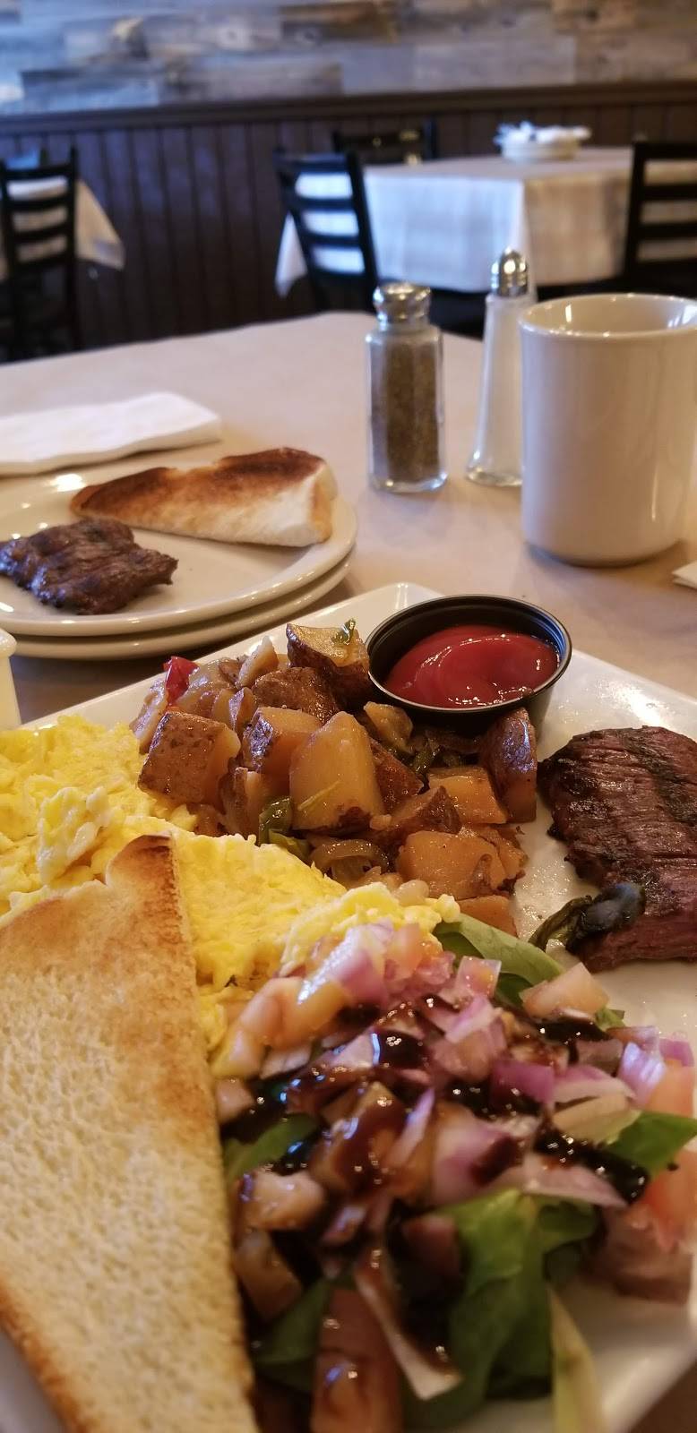 Bridies | restaurant | 63-28 Woodhaven Blvd, Rego Park, NY 11374, USA | 7184268580 OR +1 718-426-8580