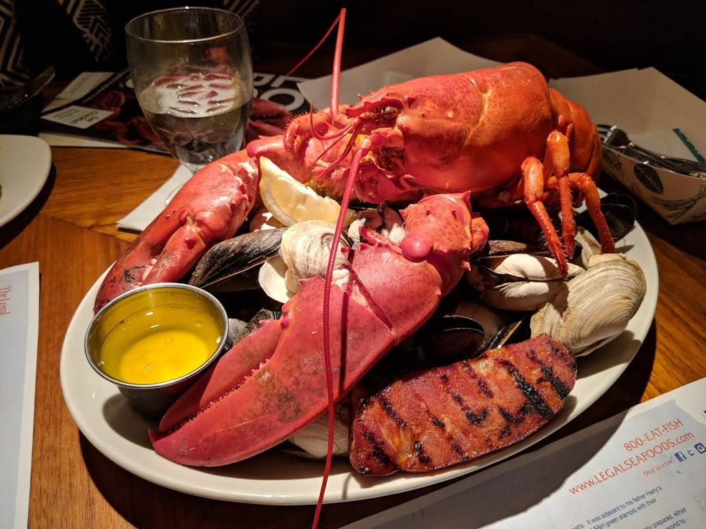 Legal Sea Foods | restaurant | 30 Forbes Rd, Braintree, MA 02184, USA | 7818171292 OR +1 781-817-1292
