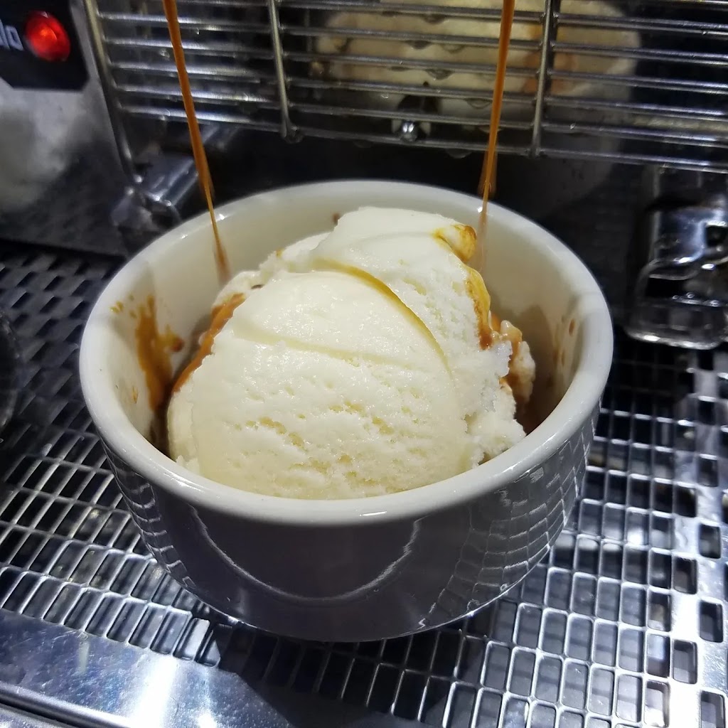 Two Dads Deli, Ice Cream & Espresso Bar | cafe | 235 E Charlemont Ave, Kingsport, TN 37660, USA | 4237651186 OR +1 423-765-1186