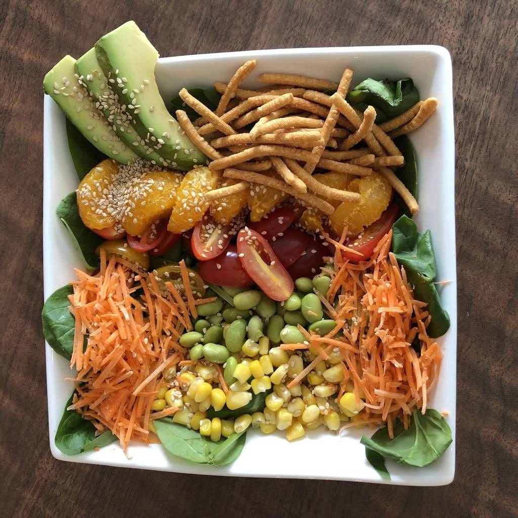 Chloes Salades & Cafe | restaurant | 4175 Rue Jean-Talon O, Montréal, QC H4P 1W6, Canada | 5144764175 OR +1 514-476-4175