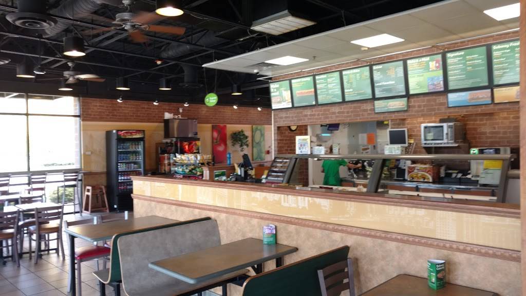 Subway | meal takeaway | 1420 10th St SW, Loveland, CO 80537, USA | 9706678487 OR +1 970-667-8487