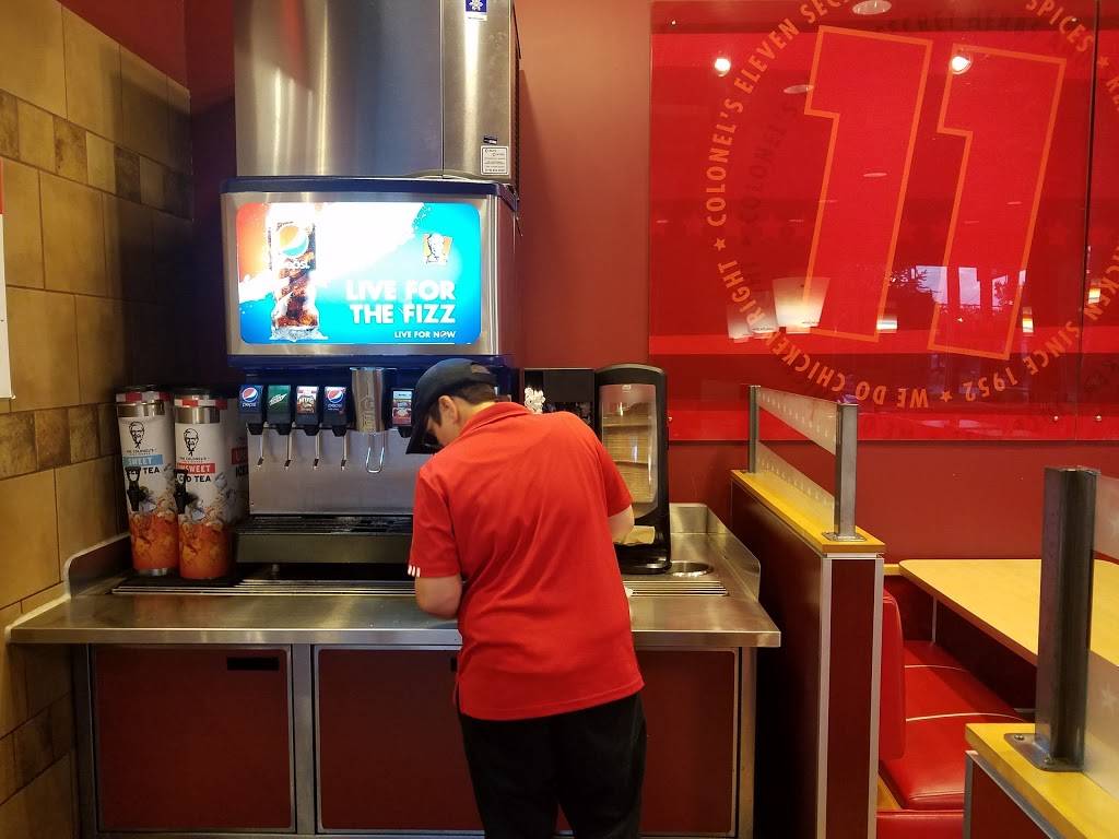 KFC | restaurant | 1175 Union Rd, West Seneca, NY 14224, USA | 7166748885 OR +1 716-674-8885