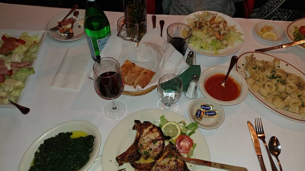 Filomenas | restaurant | 1039 Hempstead Turnpike, Franklin Square, NY 11010, USA | 5164374919 OR +1 516-437-4919