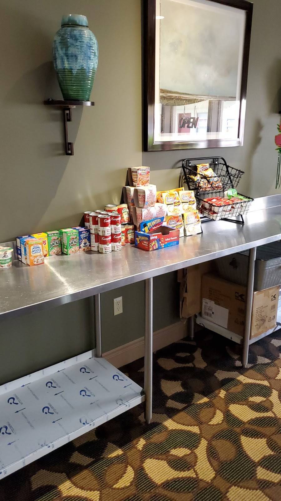 Mom and Pops Restaurant | restaurant | 900 N Atlantic Ave, Cocoa Beach, FL 32931, USA | 3217839430 OR +1 321-783-9430