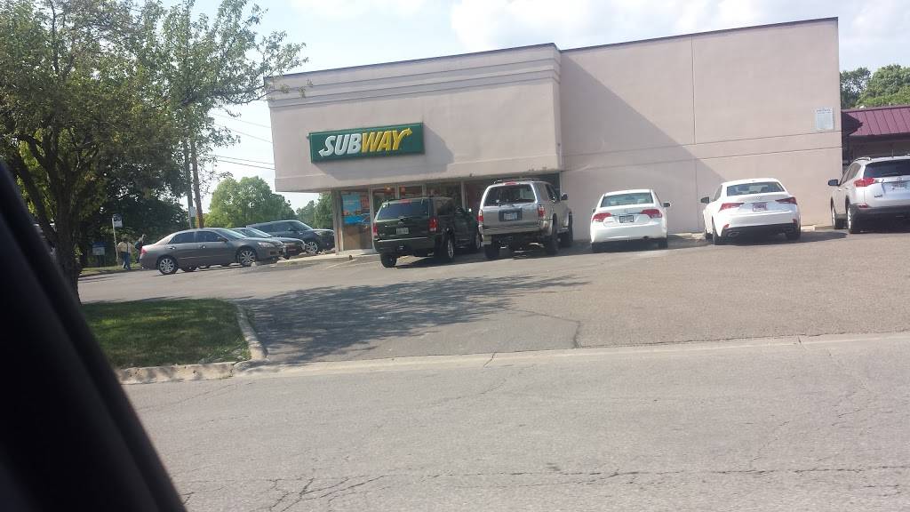 Subway | restaurant | 3566 Riverside Dr, Columbus, OH 43221, USA | 6144577828 OR +1 614-457-7828
