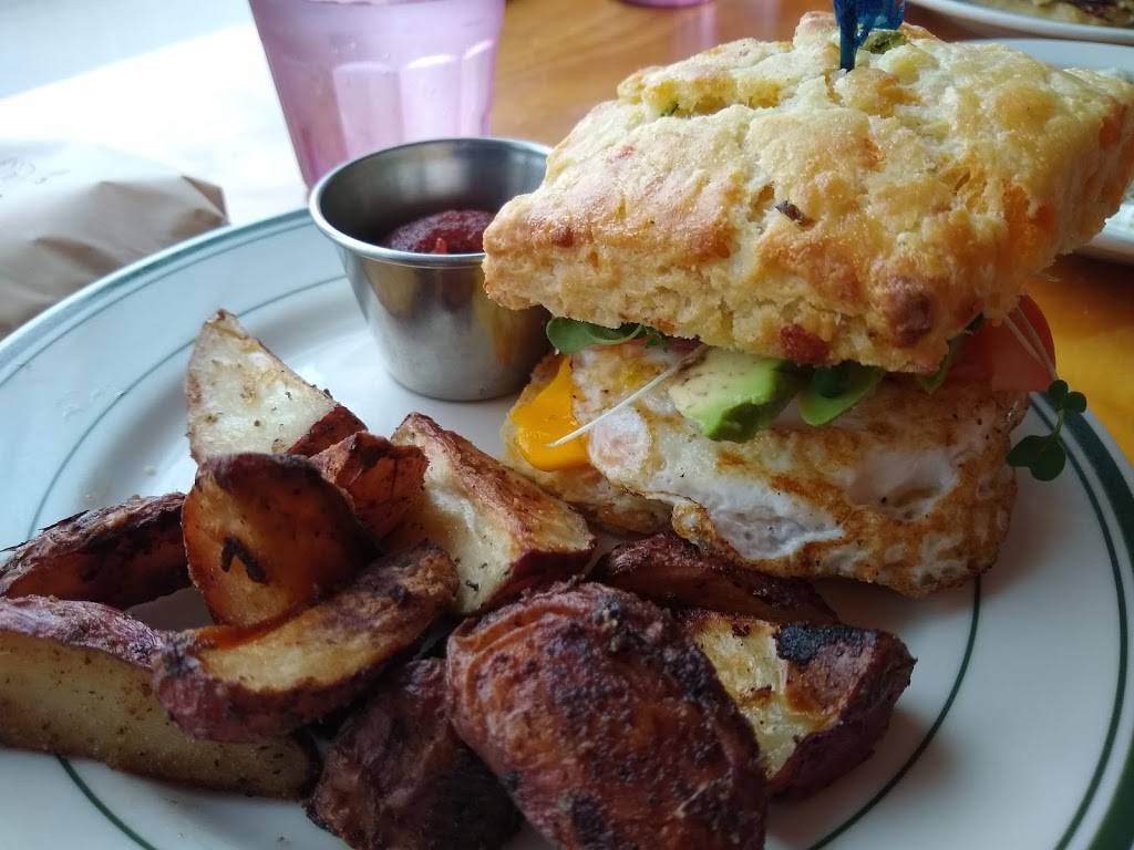 Dough Mama | restaurant | 3335 N High St, Columbus, OH 43202, USA | 6142683662 OR +1 614-268-3662