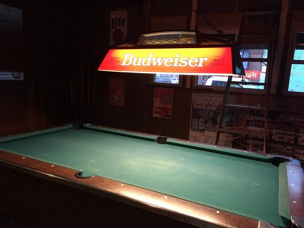 Broadway Tap Inc | restaurant | 1011 Broadway St, Hamilton, IL 62341, USA | 2178472044 OR +1 217-847-2044