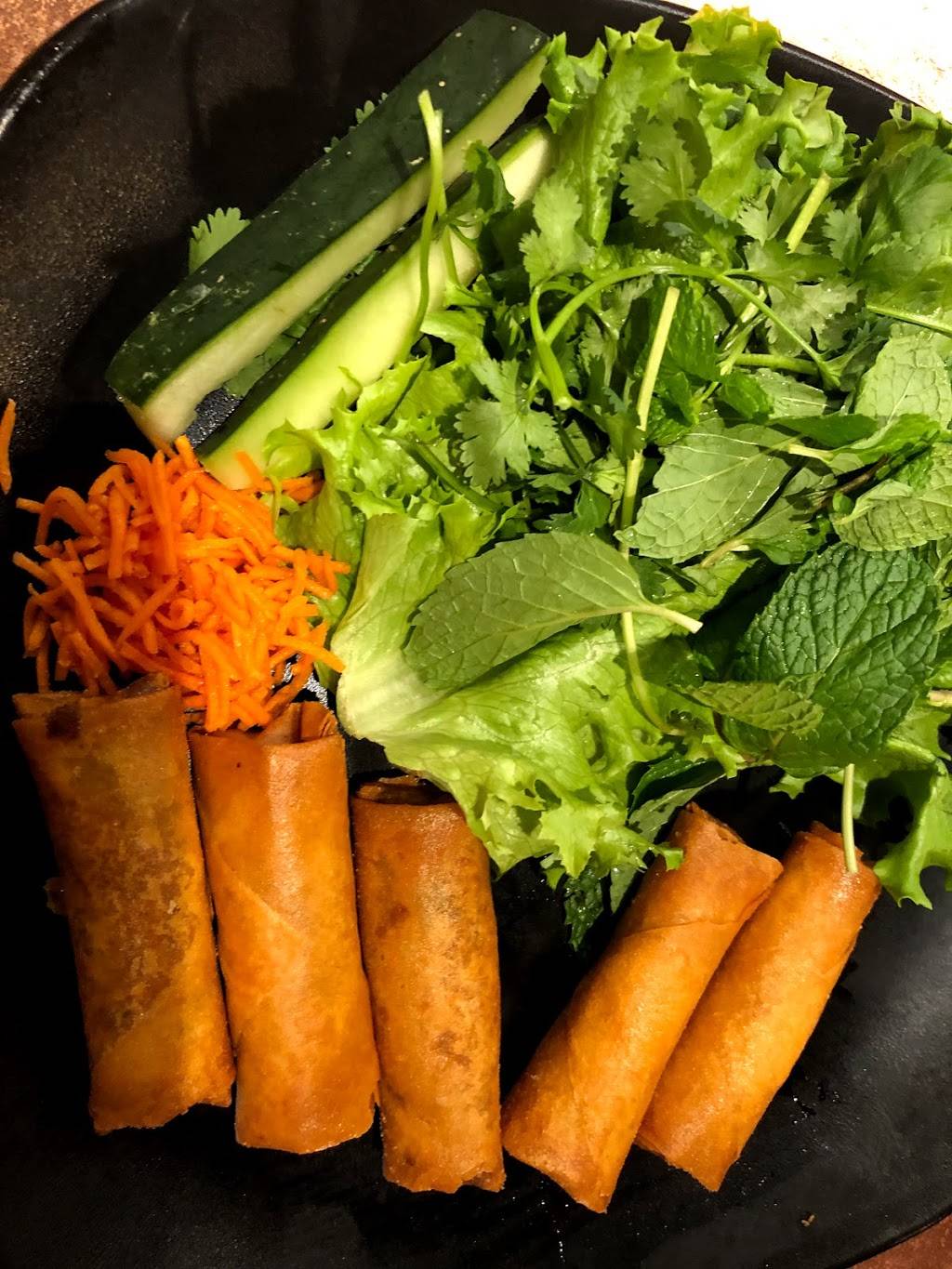 LemonGrass bistro | restaurant | 15911 Pomona Rincon Rd, Chino Hills, CA 91709, USA | 9092703493 OR +1 909-270-3493