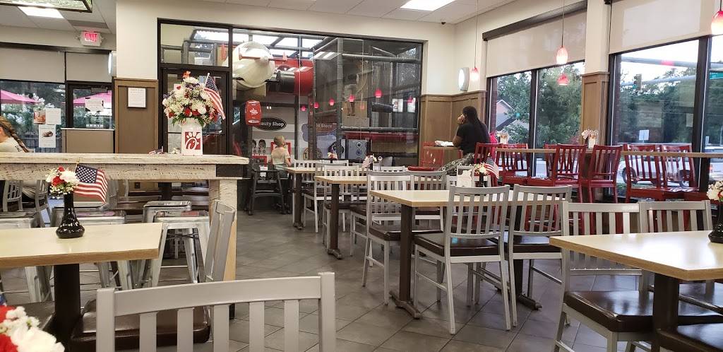 Chick-fil-A | restaurant | 2010 Bloomingdale Ave, Valrico, FL 33596, USA | 8135710569 OR +1 813-571-0569