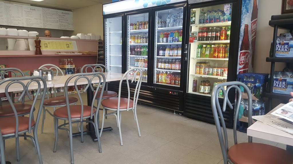 Youngs Deli | restaurant | 22636 Glenn Dr #102, Sterling, VA 20164, USA | 7034819114 OR +1 703-481-9114