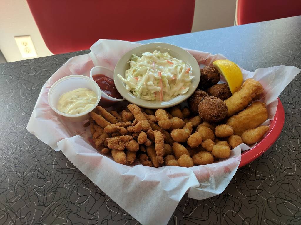 The Raider | restaurant | 817 S Highland St, Williamsburg, IA 52361, USA | 3196681271 OR +1 319-668-1271