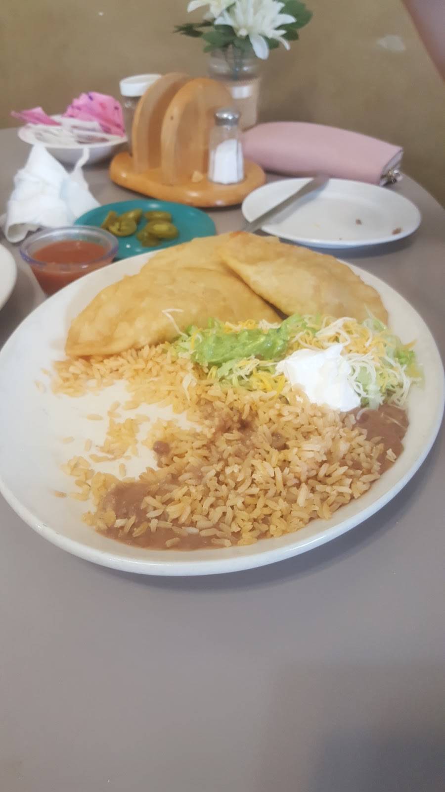 El Arbol | restaurant | 107 E Main St, Wolfe City, TX 75496, USA | 9034962323 OR +1 903-496-2323