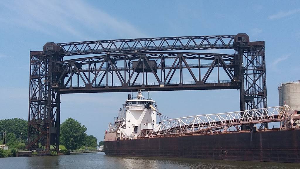 Backyard Bocce | restaurant | 1059 Old River Rd, Cleveland, OH 44113, USA | 2165231504 OR +1 216-523-1504