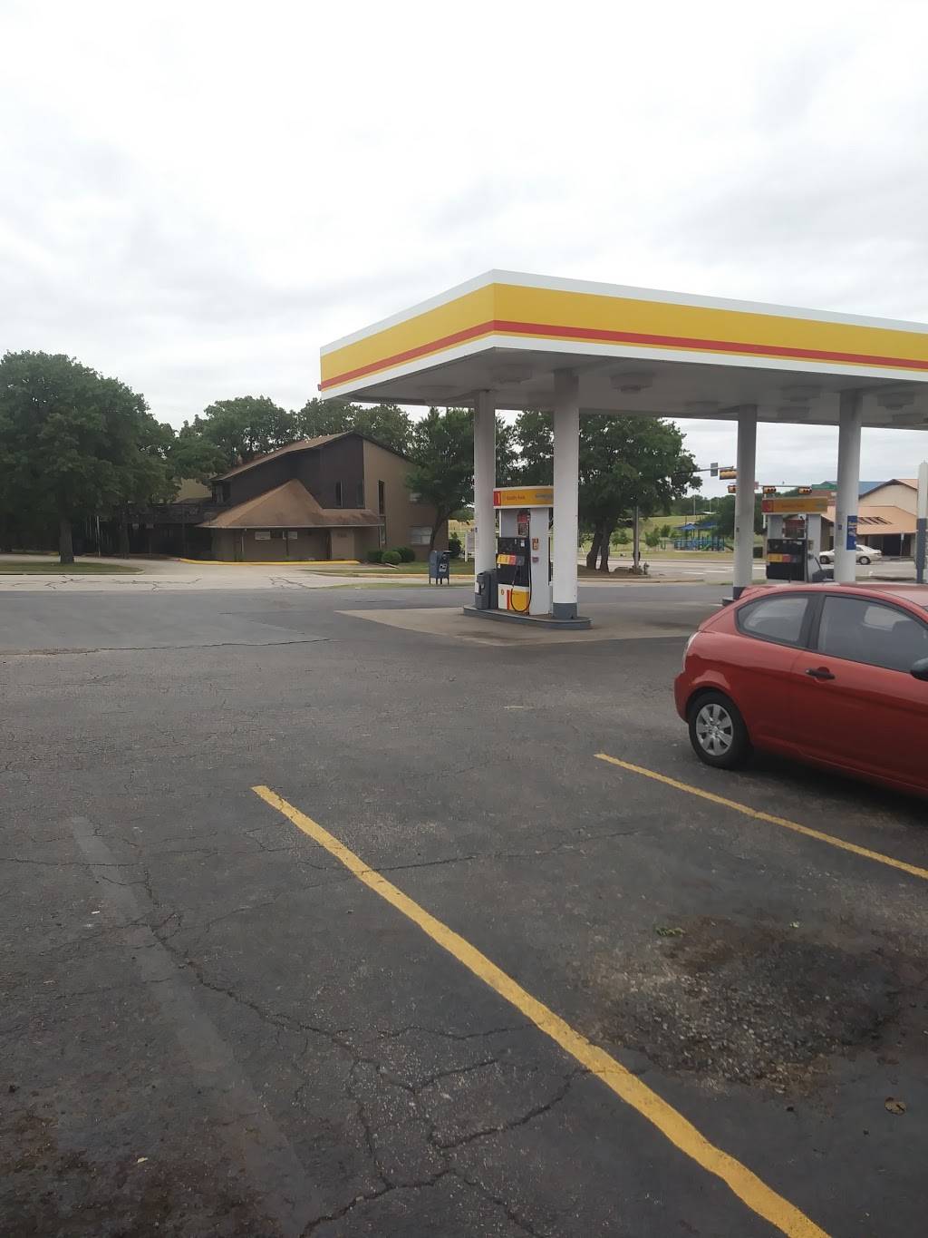 Fresh Morning Donuts | restaurant | 703 Londonderry Ln, Denton, TX 76205, USA | 9403838193 OR +1 940-383-8193