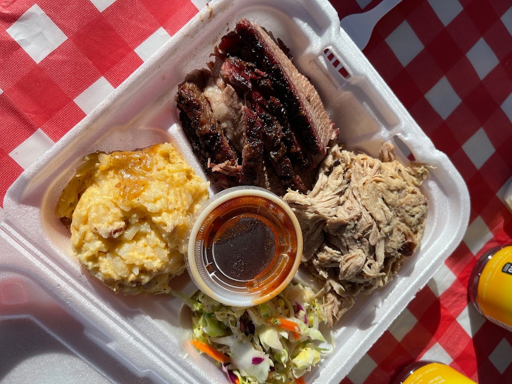 Big Luds BBQ | restaurant | 185 N Bluff St, St. George, UT 84770, USA | 4357737180 OR +1 435-773-7180