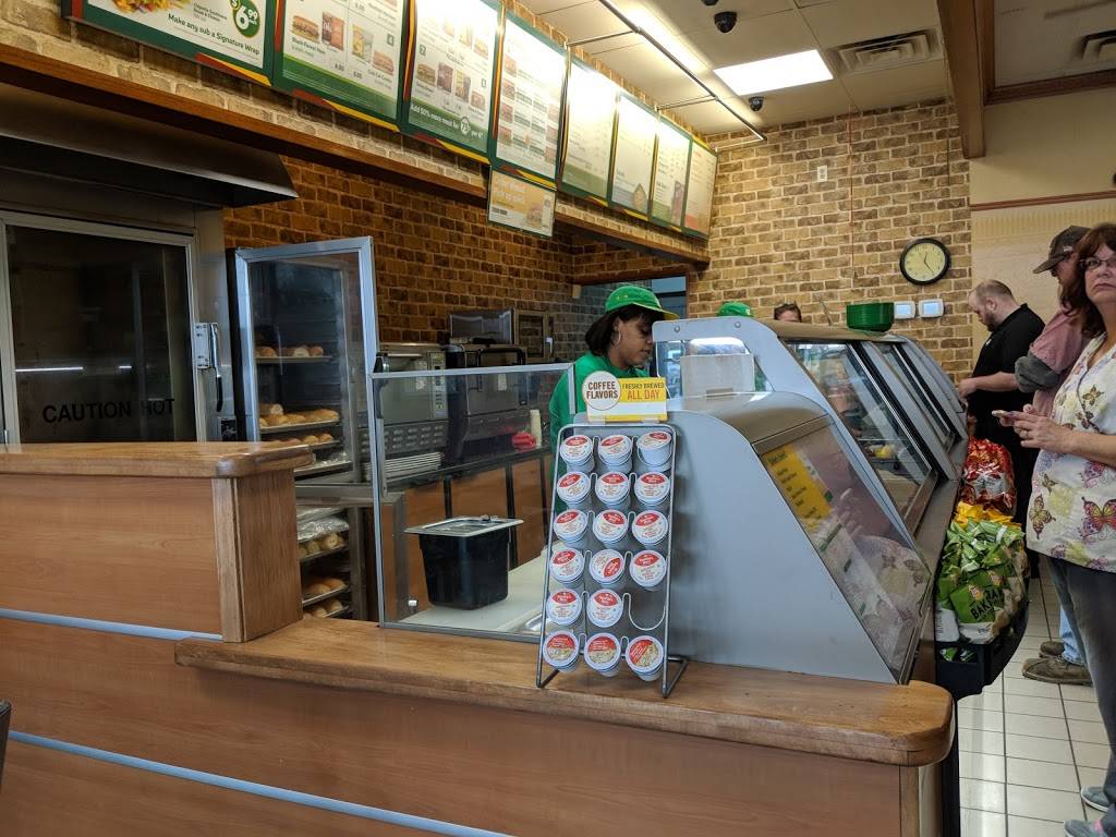 Subway | restaurant | 2808 Yadkin Rd, Chesapeake, VA 23323, USA | 7575588833 OR +1 757-558-8833
