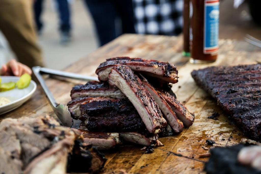 Joe Risckys Barbeque | restaurant | 1734 E El Paso St #170, Fort Worth, TX 76102, USA | 8177735557 OR +1 817-773-5557