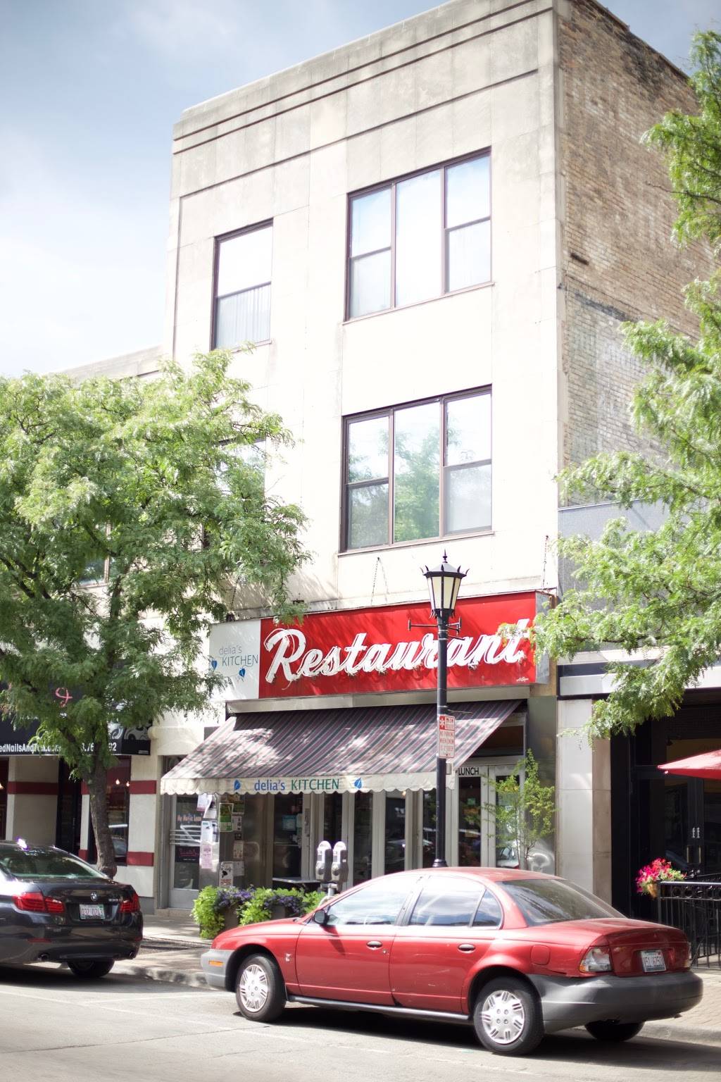 Delias Kitchen | restaurant | 1034 Lake St, Oak Park, IL 60301, USA | 7083581300 OR +1 708-358-1300