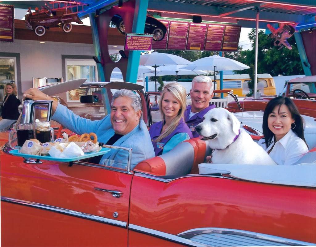 Clays Galaxy Drive In | restaurant | 3712 Quebec Ave S, Minneapolis, MN 55426, USA | 9522777777 OR +1 952-277-7777