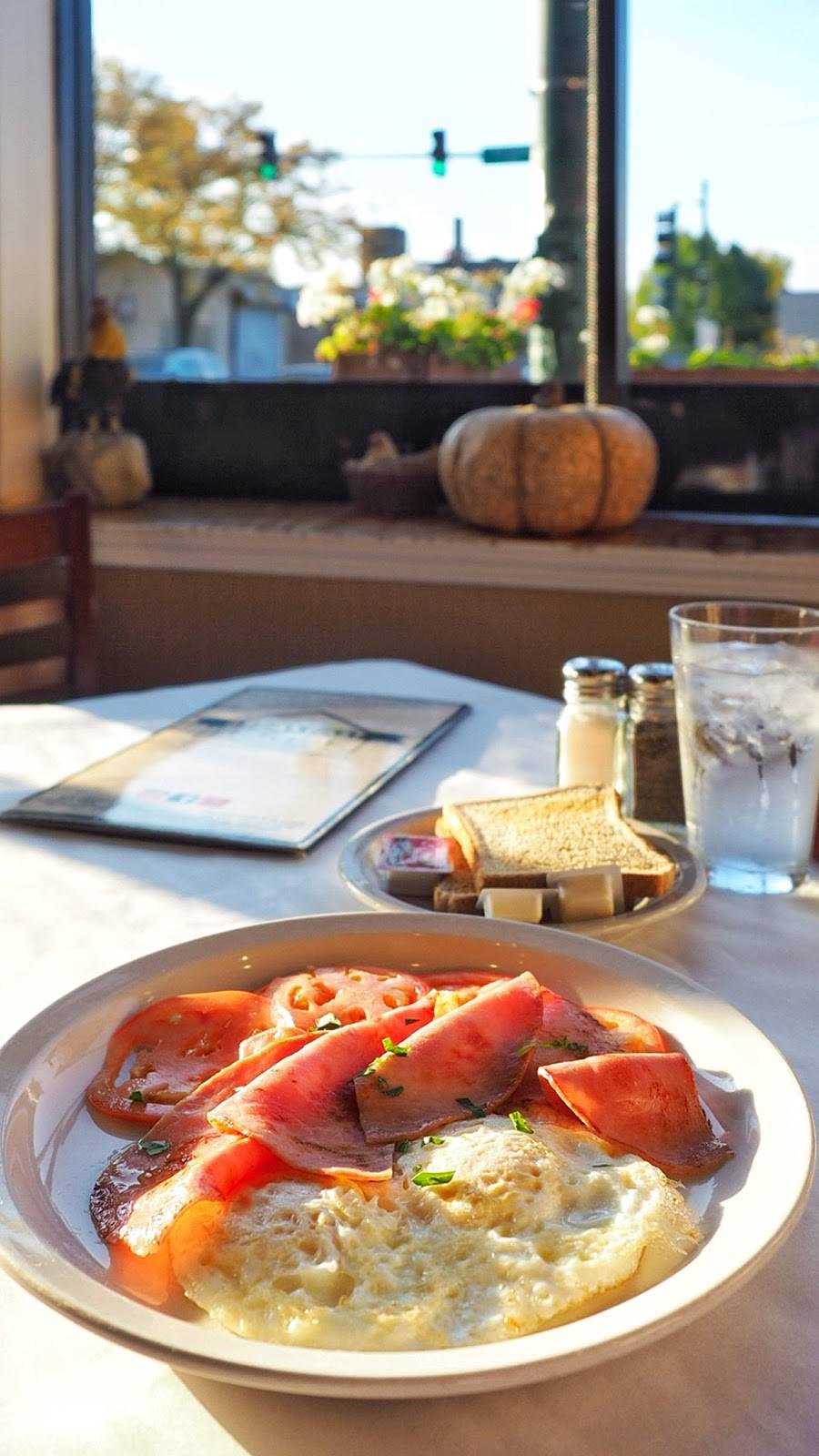 Breakfast House | restaurant | 1800 W Grand Ave, Chicago, IL 60622, USA | 3129972400 OR +1 312-997-2400