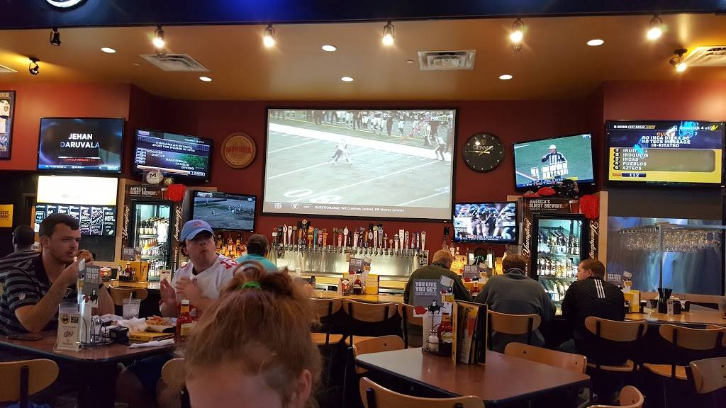 Buffalo Wild Wings | meal takeaway | 2315 Jackson Ave W, Oxford, MS 38655, USA | 6622382716 OR +1 662-238-2716