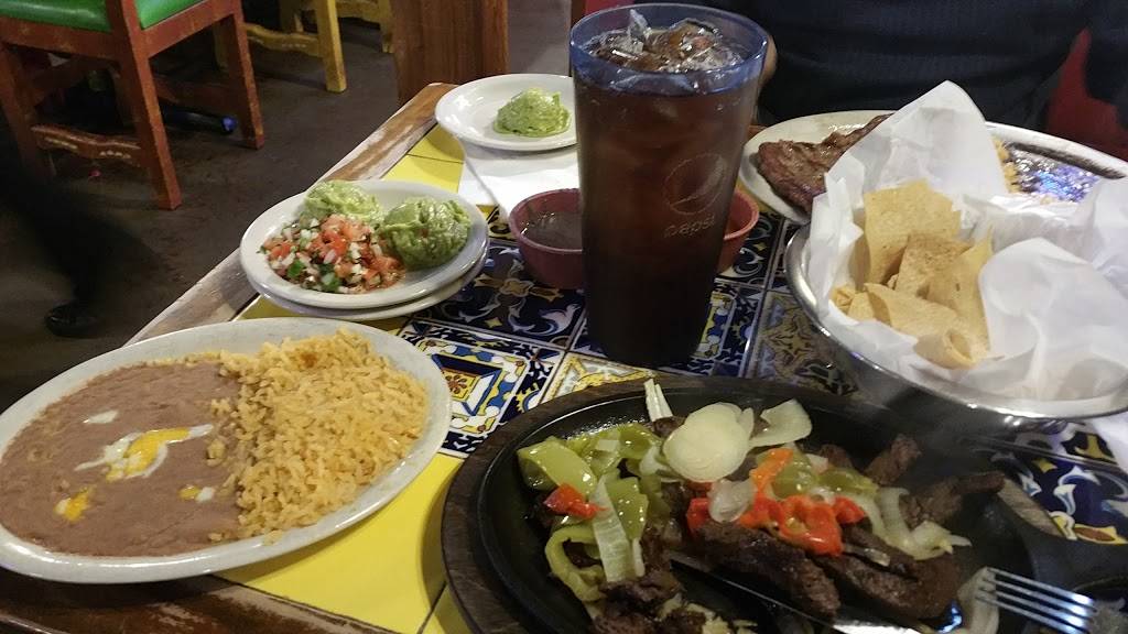 Los Tres Amigos | restaurant | 6106 NW Cache Rd, Lawton, OK 73505, USA | 5803533380 OR +1 580-353-3380