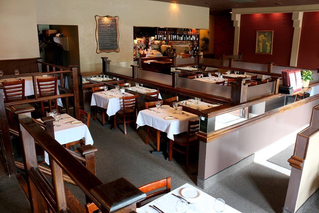 Mr Bs-March House Restaurant | restaurant | 2446 Bank St, Ottawa, ON K1V 8R9, Canada | 6137316800 OR +1 613-731-6800