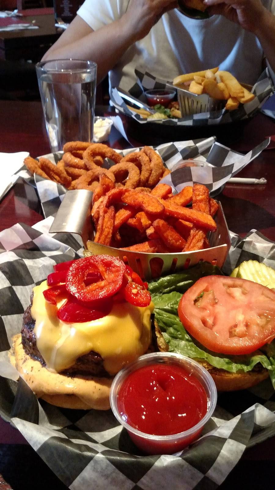 The Avenue | restaurant | 71-22 Myrtle Ave, Glendale, NY 11385, USA | 3477253853 OR +1 347-725-3853