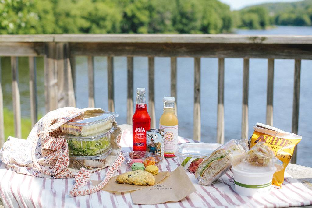 Juneberry Cafe | restaurant | 360 Bench St, Taylors Falls, MN 55084, USA | 6512431086 OR +1 651-243-1086