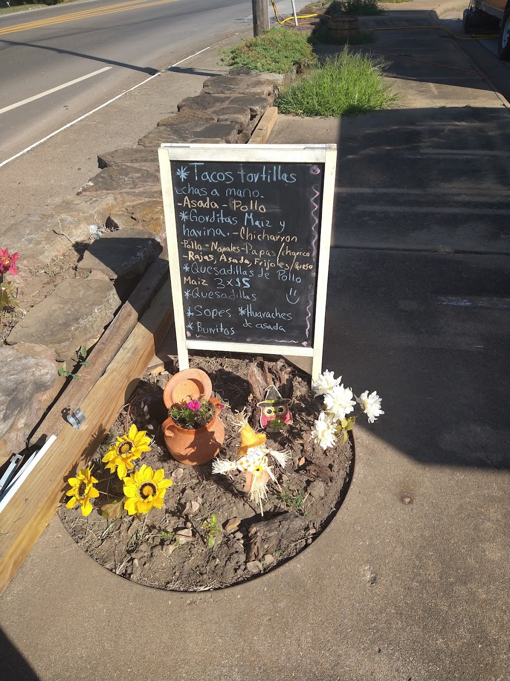 Las Vaquitas Mexican Food | restaurant | 252 N Main St, Decatur, AR 72722, USA | 4798778919 OR +1 479-877-8919