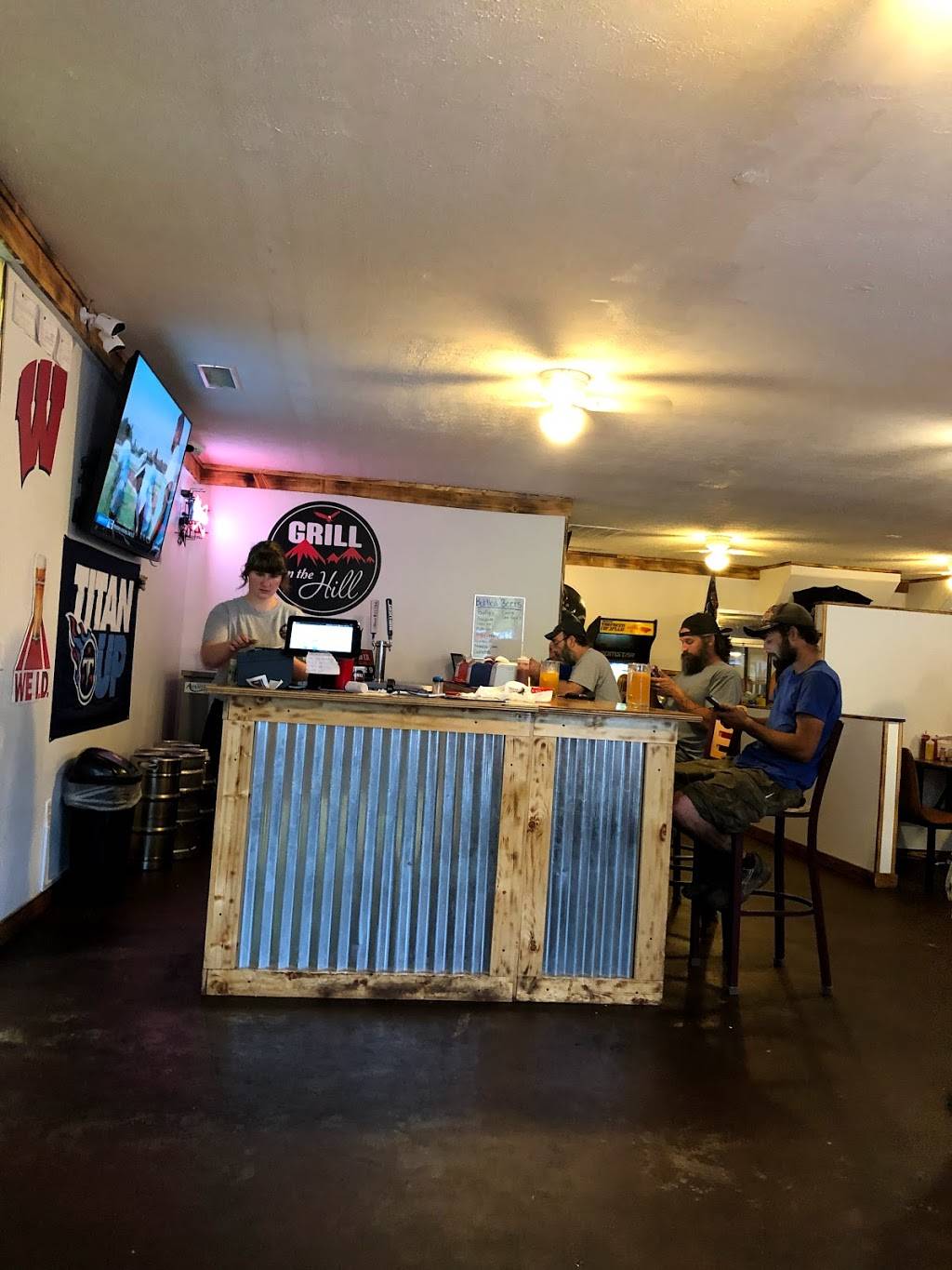 Grill on the Hill | restaurant | 5204 New, US-31E, Westmoreland, TN 37186, USA | 6156447455 OR +1 615-644-7455